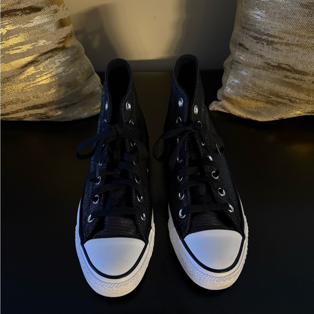 “SOLD” Women Converse Black High-Top Sneakers